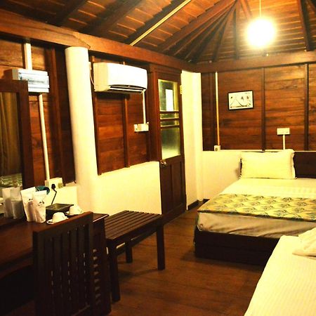 Rock Fort Beach Resort Unawatuna Extérieur photo