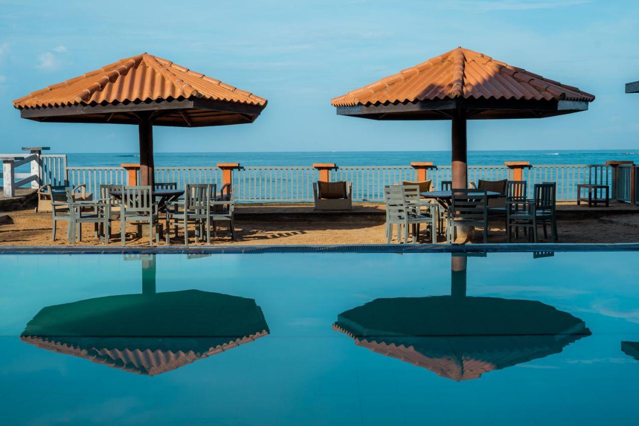 Rock Fort Beach Resort Unawatuna Extérieur photo