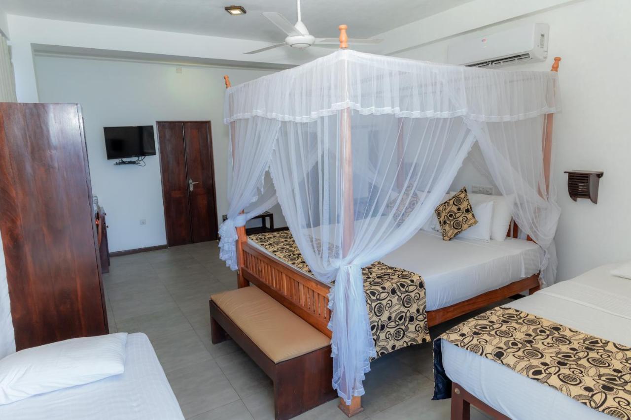Rock Fort Beach Resort Unawatuna Extérieur photo