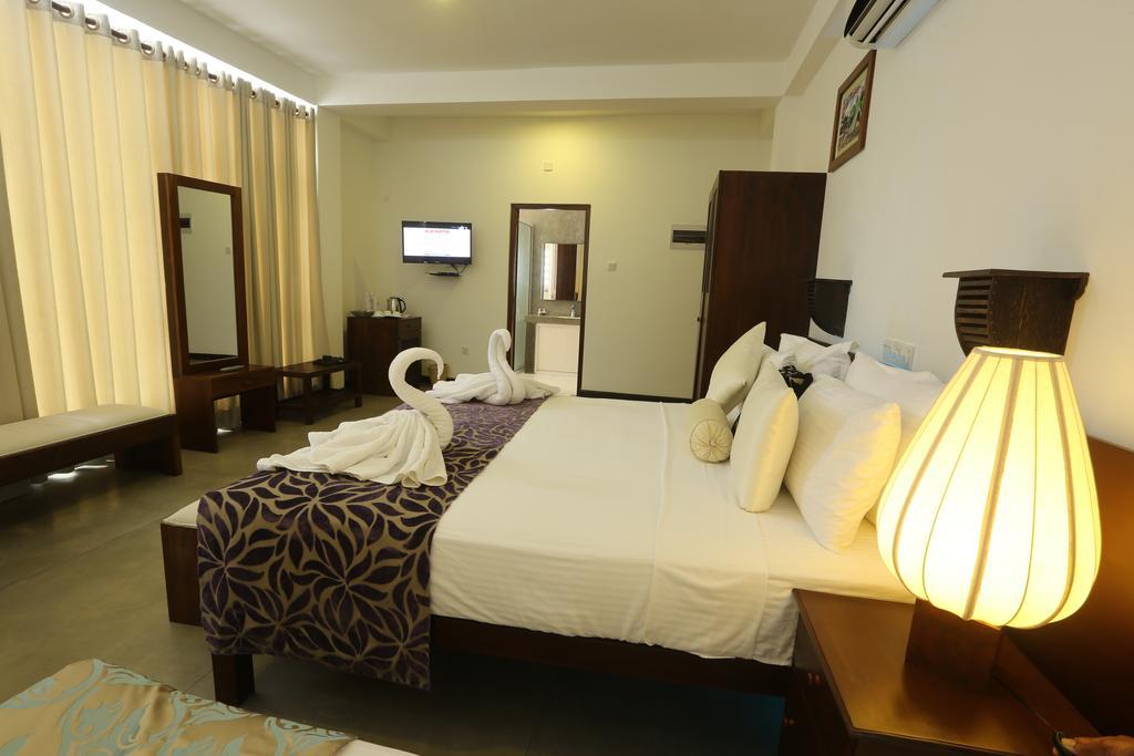 Rock Fort Beach Resort Unawatuna Extérieur photo