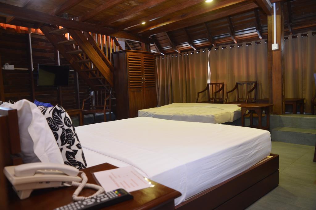 Rock Fort Beach Resort Unawatuna Extérieur photo