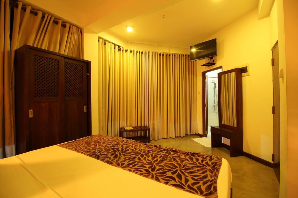 Rock Fort Beach Resort Unawatuna Extérieur photo