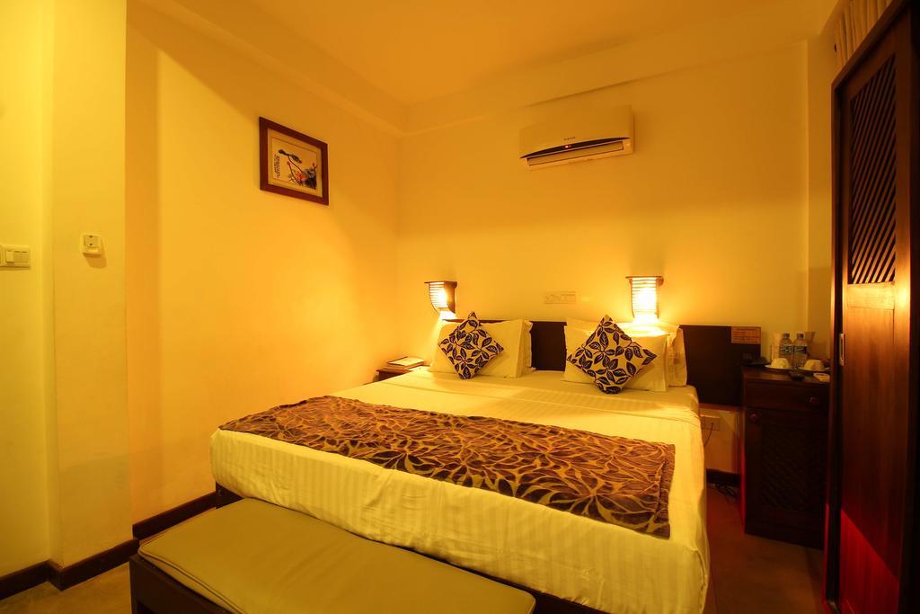 Rock Fort Beach Resort Unawatuna Extérieur photo