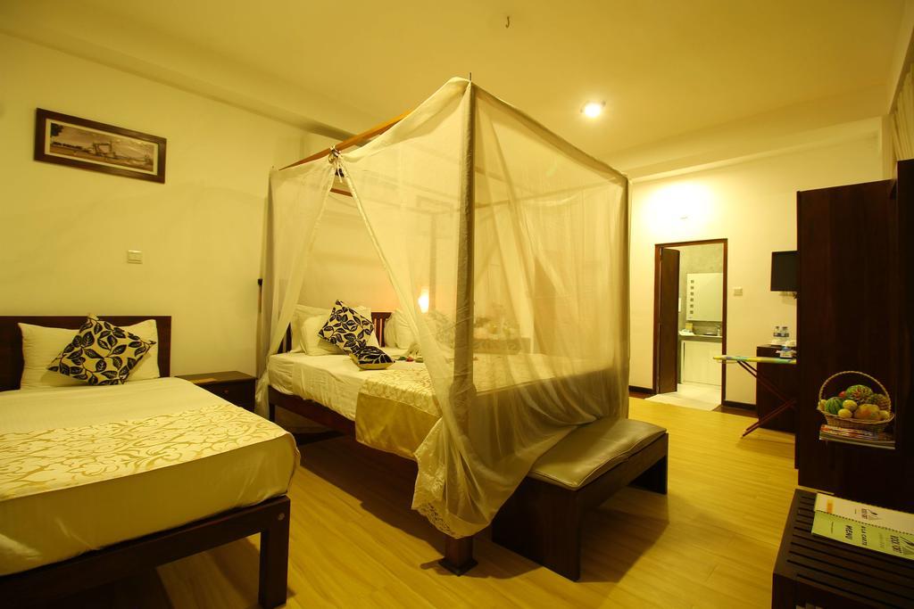 Rock Fort Beach Resort Unawatuna Extérieur photo