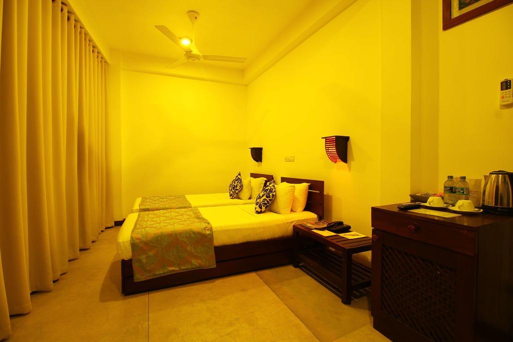 Rock Fort Beach Resort Unawatuna Extérieur photo