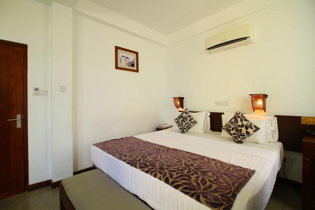 Rock Fort Beach Resort Unawatuna Extérieur photo