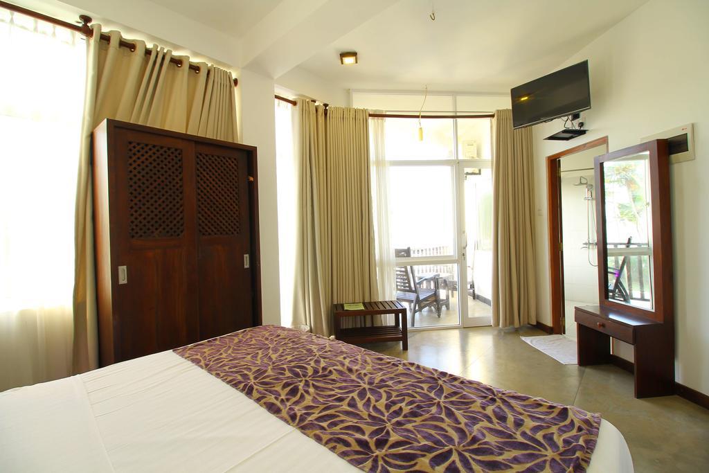 Rock Fort Beach Resort Unawatuna Extérieur photo