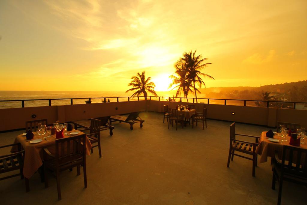 Rock Fort Beach Resort Unawatuna Extérieur photo